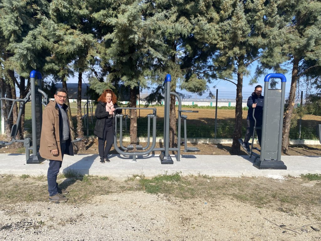 Δήμος Ανδραβίδας-Κυλλήνης:Τοποθετήθηκαν και τα όργανα γυμναστικής στο γήπεδο της Βάρδας