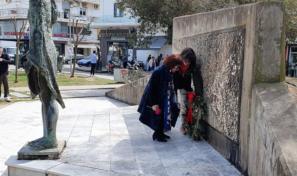 Aντιπροσωπεία της Οργάνωσης Μελών ΣΥΡΙΖΑ-ΠΣ Ήλιδας κατέθεσε στεφάνι στο μνημείο