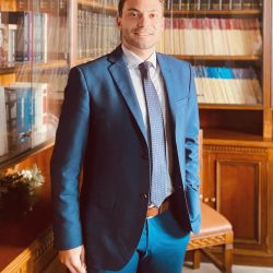 Μια θέση στο ψηφοδέλτιο του ΠΑΣΟΚ διεκδικεί και ο δικηγόρος Κώστας Τσεριώνης